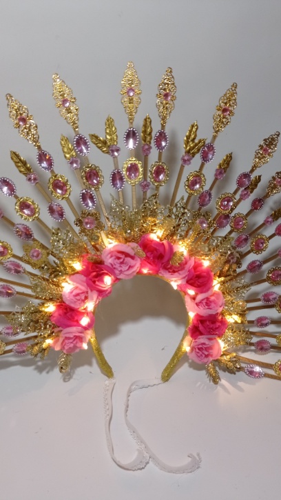 Vincha desflecada grande con flores y filigranas