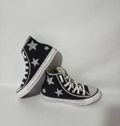 Zapatillas bordadas con estrellas