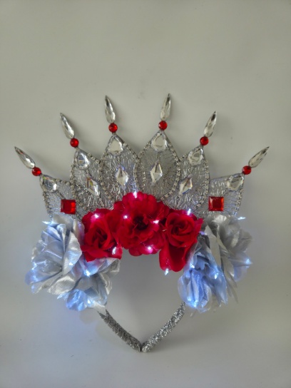 Vincha con filigranas y flores